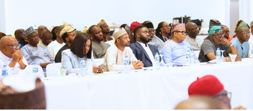 Power minister warns against regulatory rivalry in Nigeria's decentralized electricity market