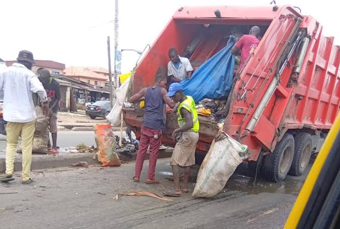 Overflowing Refuse Dumps Raise concerns as Flood Ravages Lagos