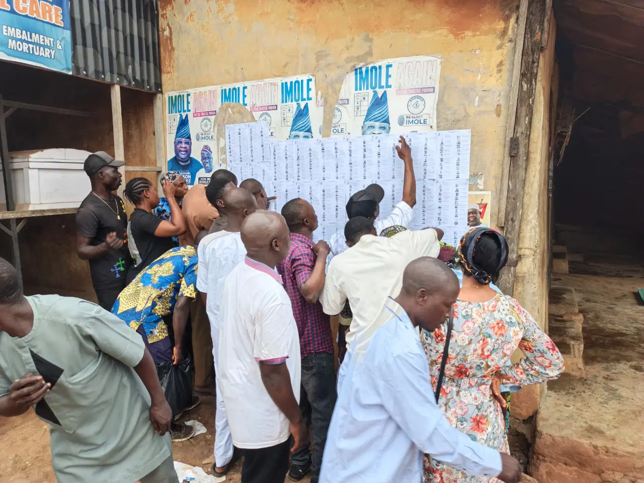Voters during Osun governorship election. Photo Credit: Vanguard Voters during Osun governorship election. Photo Credit: Vanguard